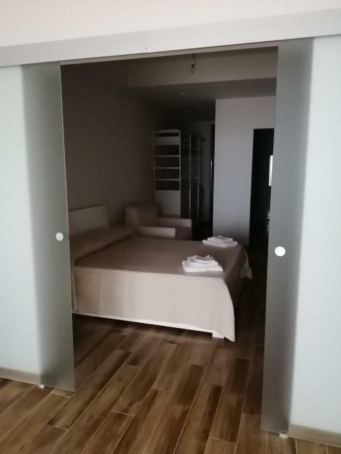 Appartamento Vista Mare Capo dʼOrlando Dış mekan fotoğraf